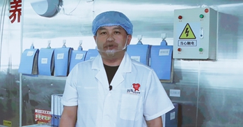 全國五一勞動(dòng)獎?wù)芦@得者、陜西榆林四海食品配送有限責任公司生產(chǎn)班組組長(cháng) 趙志新 李凡攝_副本.jpg